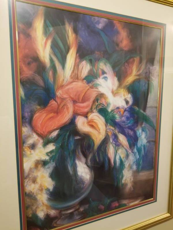 lot 76 image: Floral Decor Picture