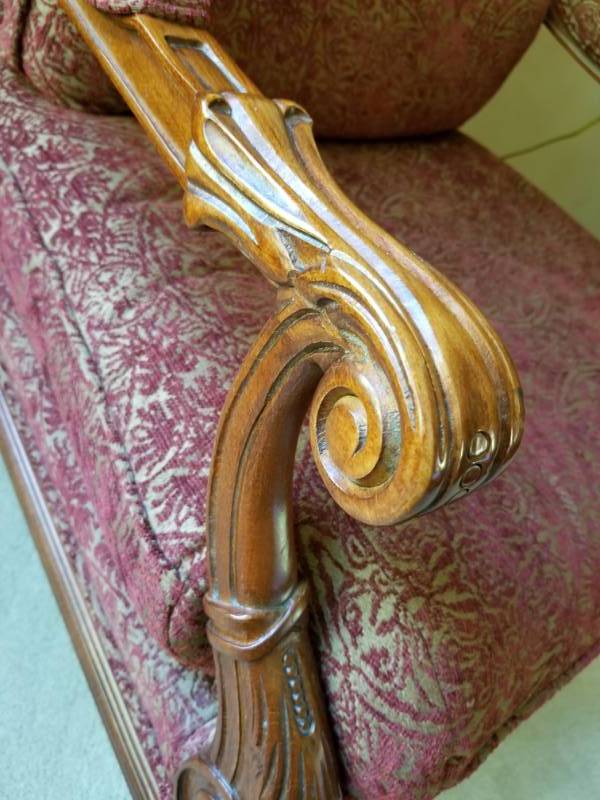 lot 2 image: Ethan Allen Carved Mahogany Arm Chair