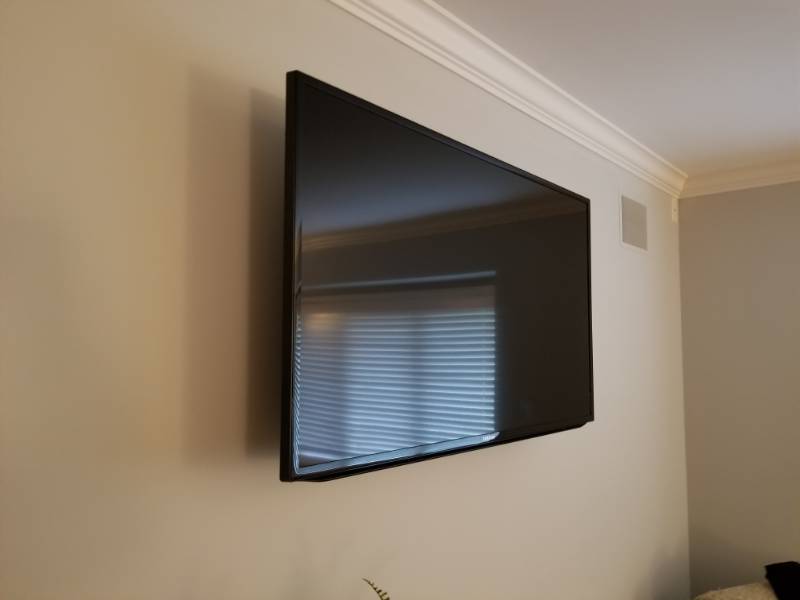 lot 30 image: Samsung LED TV 40