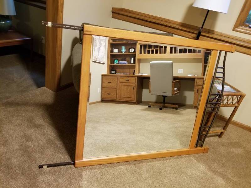 lot 7 image: Thomasville Dresser with Mirror