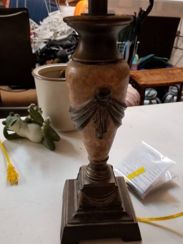lot 58 image: Contemporary Vase Lamp
