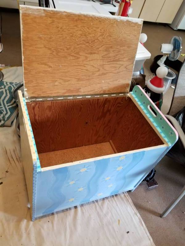 lot 81 image: Playful Toy Chest