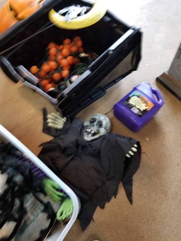 lot 52 image: BOO Outdoor Halloween Decorations