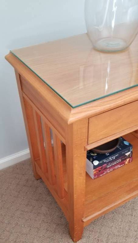 lot 11 image: Thomasville Side Table Nighstand 1 of 2
