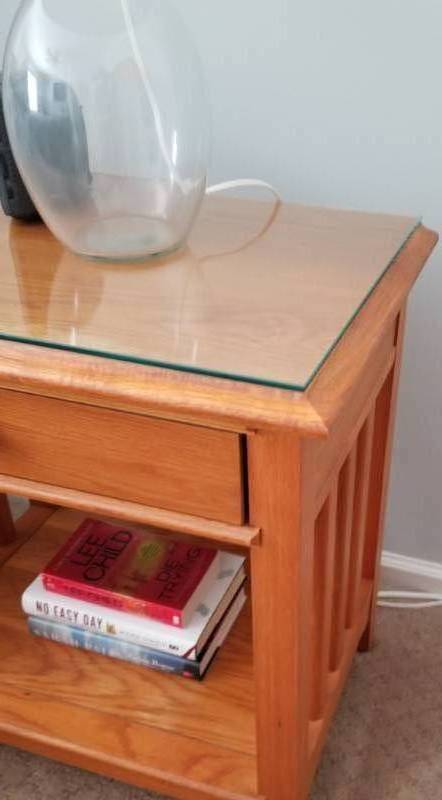 lot 12 image: Thomasville Side Table Nightstand 2 of 2