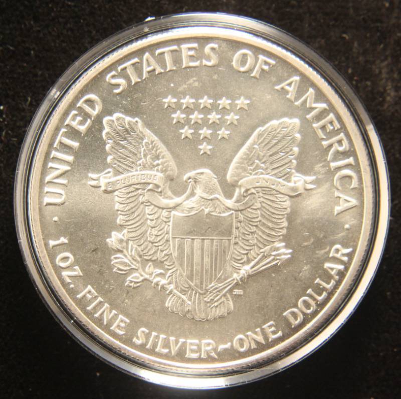 1992 AMERICAN SILVER EAGLE 1 TROY OZ. .999 FINE SILVER IN AIRTITE
