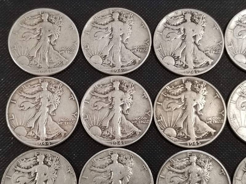 GROUP OF 20 WALKING LIBERTY SILVER HALF DOLLARS