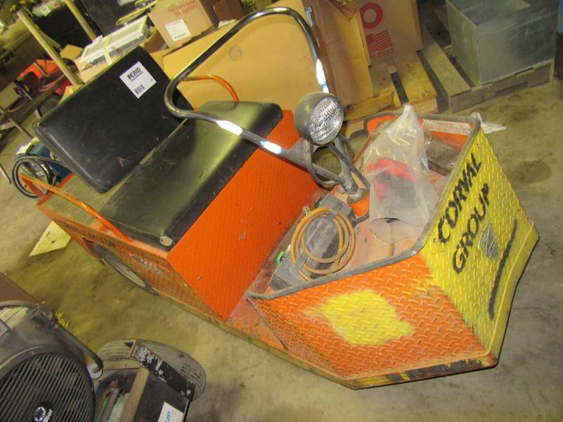 lot 85 image: Taylor Dunn Motorized Cart