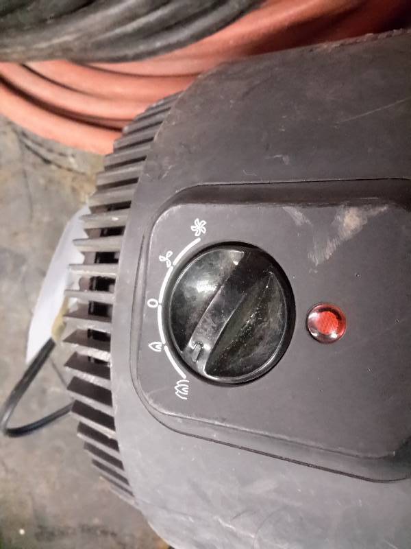 lot 164 image: Intertek Fan Heater