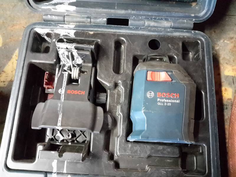 lot 165 image: Bosch Laser Level