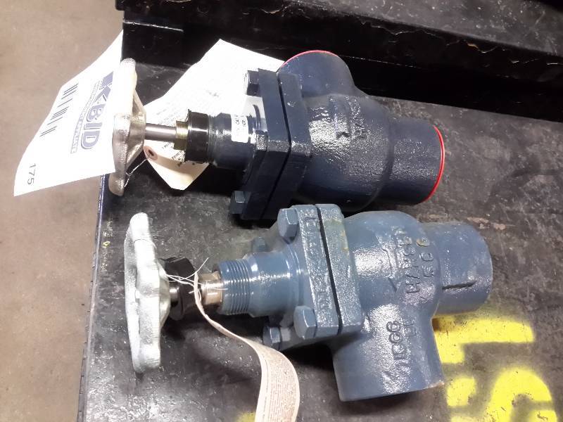 lot 175 image: 2 Hansen Shut Off Valves