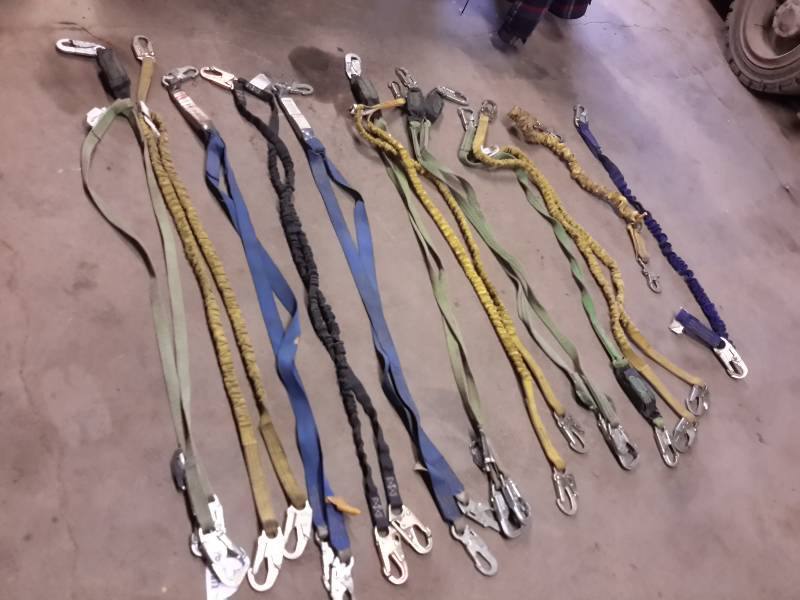 lot 178 image: Heavy Duty Straps With Carabiners on Ends, Some are Bungee
