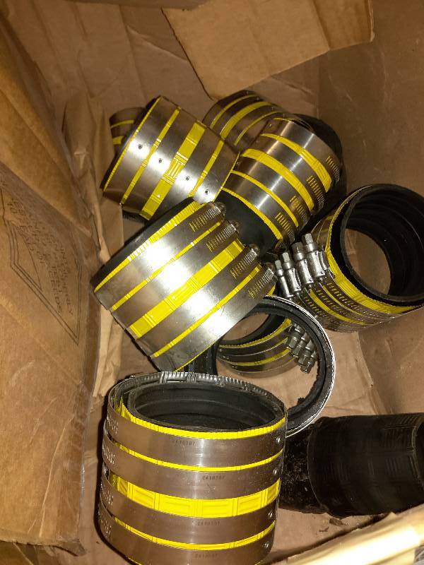 lot 186 image: Box of NSF Couplings, 3