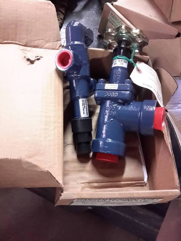 lot 191 image: 1 Hansen Shut Off Valve, 1 Three Way Shut Off Valve
