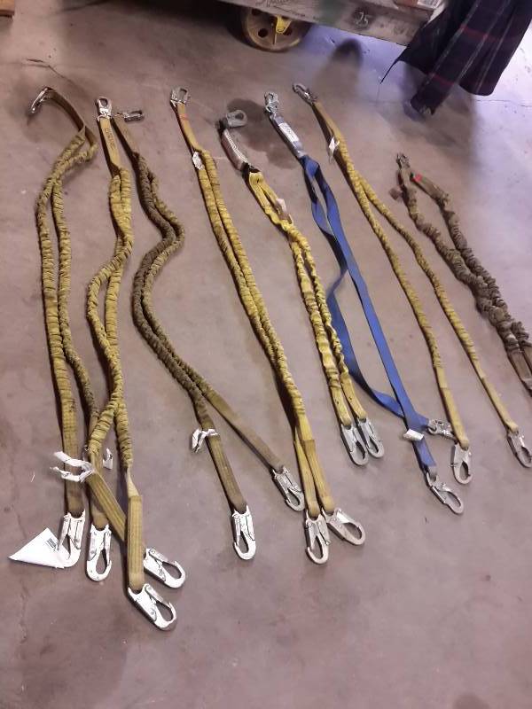 lot 192 image: Heavy Duty Straps With Carabiners on Ends, Some are Bungee
