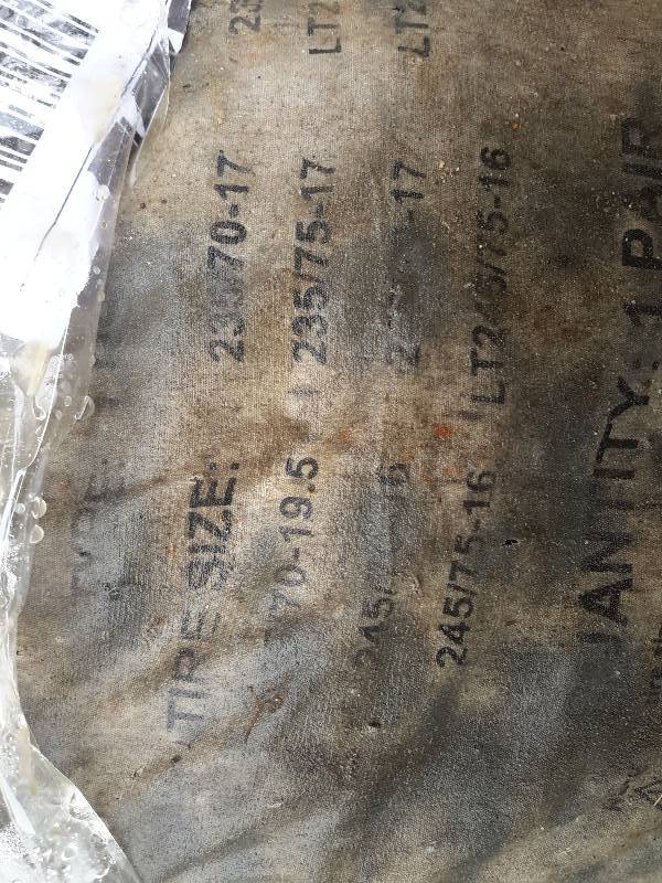 lot 21 image: Quik Grip Tire Chain
