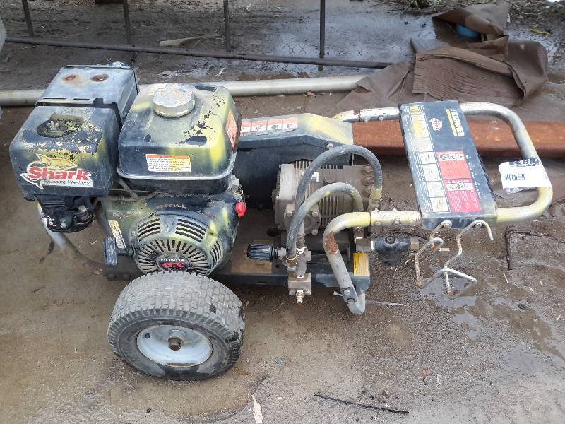 lot 53 image: Shark Pressure Washer, Karcher