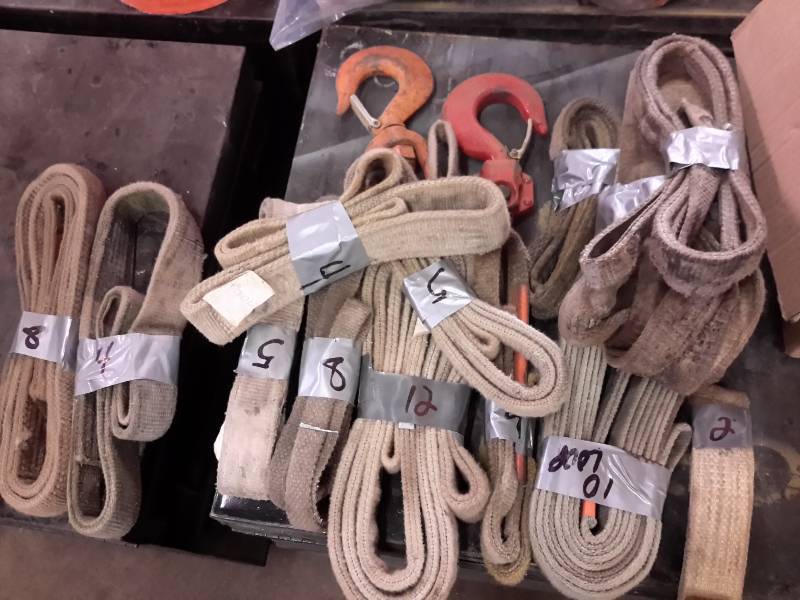 lot 118 image: Tow Straps with Large Hooks, Sizes Listed in Pictures