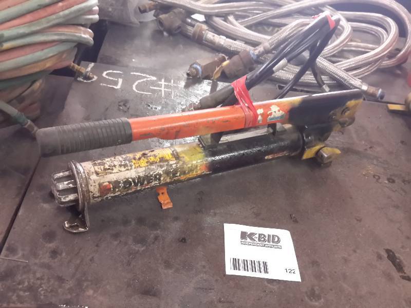 lot 122 image: Hydraulic Hand Pump, Power Team