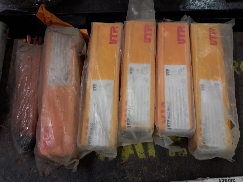 lot 126 image: Welding Rods, UTR