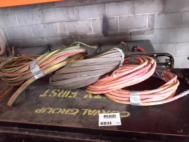 lot 134 image: Lot of Air Hoses