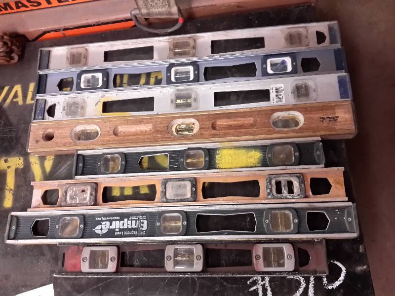 lot 218 image: Lot of Smaller Levels, 24 in and 18in
