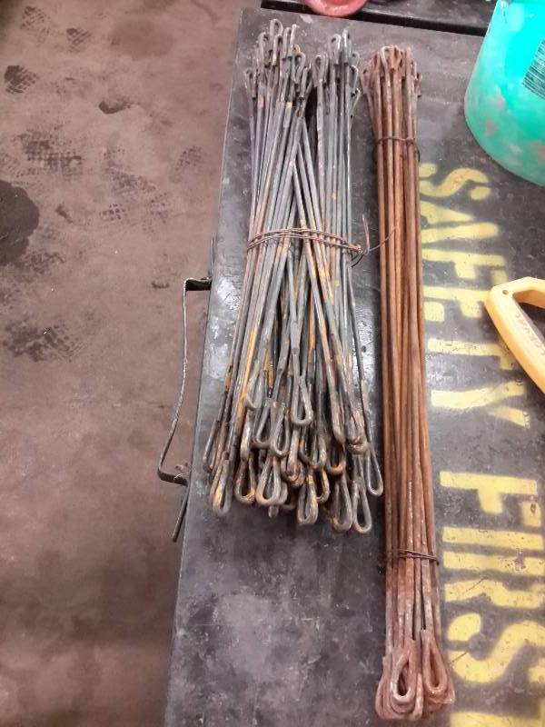 lot 222 image: Heavy Duty Loop Ties