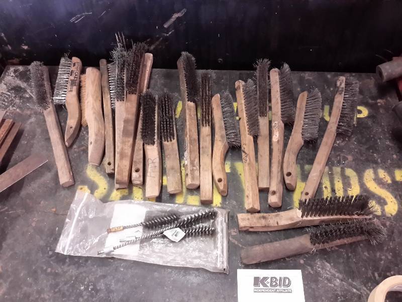 lot 230 image: Steel Brushes