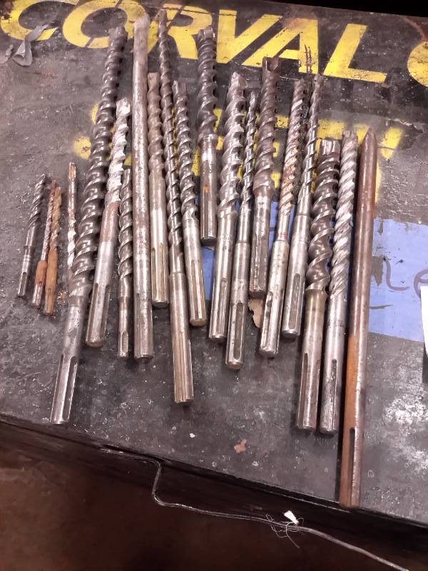 lot 150 image: Lot of Large Drill Bits