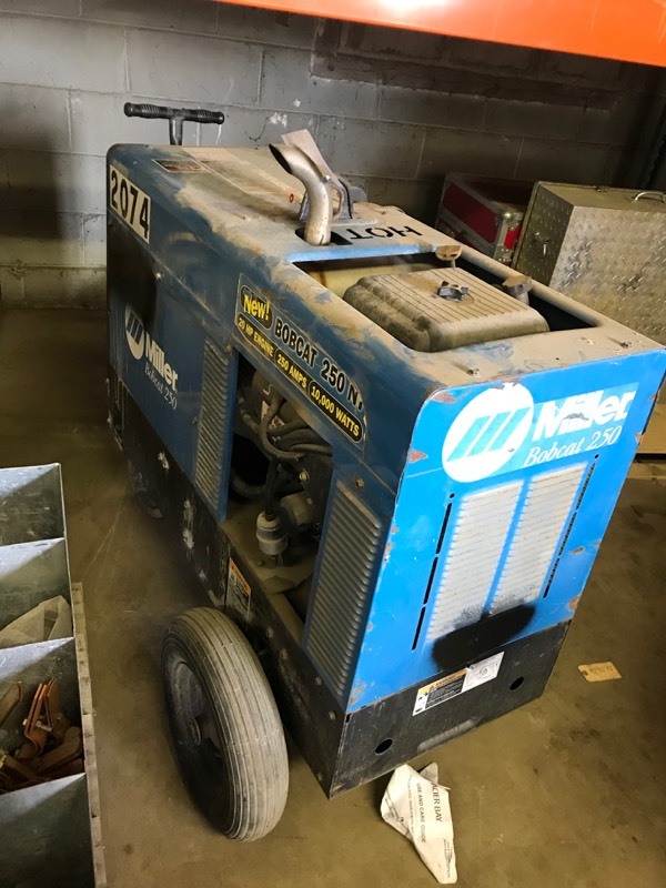 lot 83 image: Miller Bobcat 250NT,