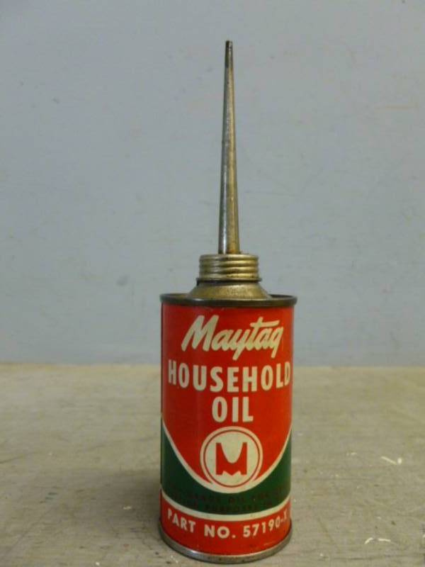 lot 4 image: Vintage Maytag Oil Can