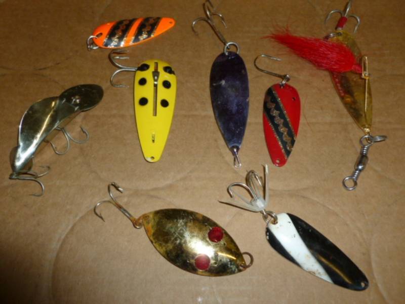 lot 43 image: Fishing Baits