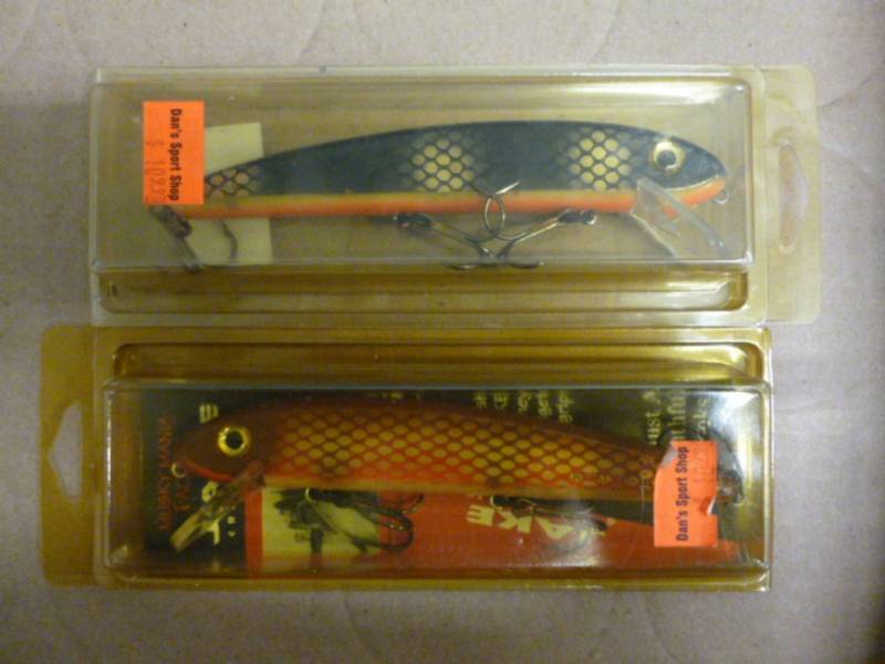 lot 45 image: Musky Fishing Baits