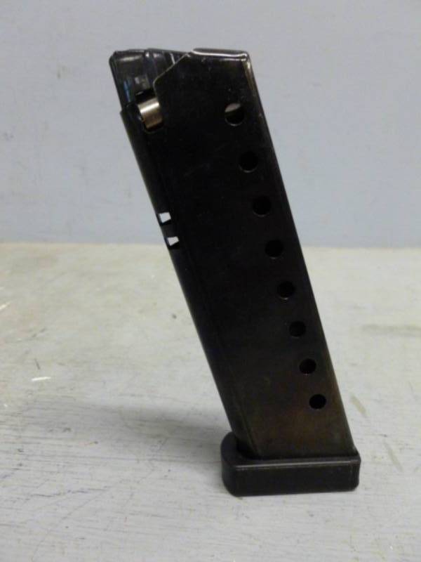 lot 127 image: Gun Clip