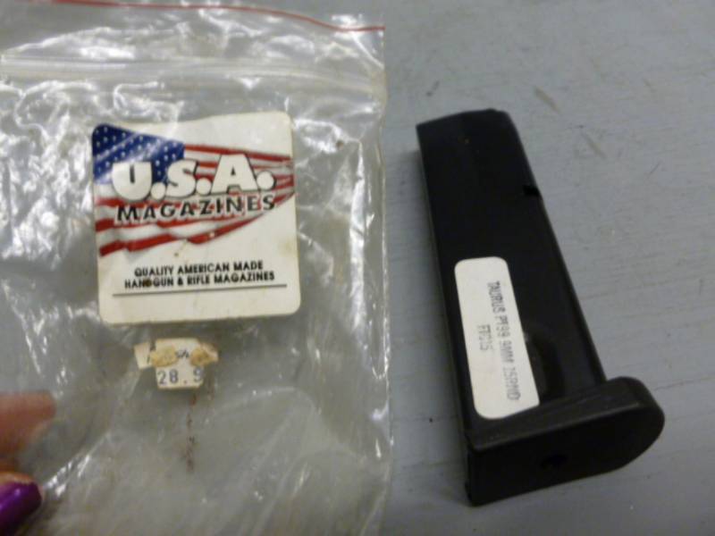 lot 128 image: Gun Clip
