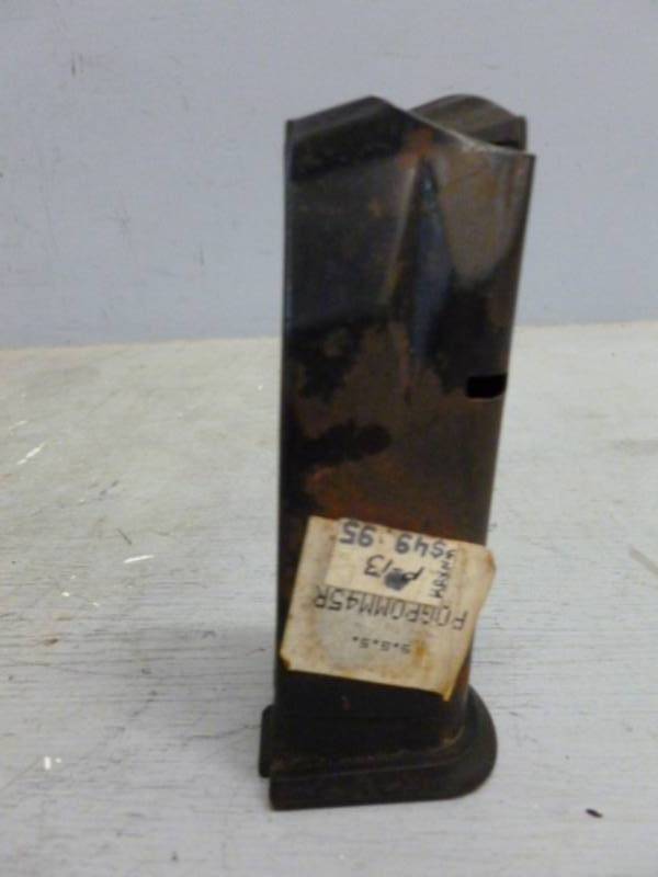 lot 135 image: Gun Clip