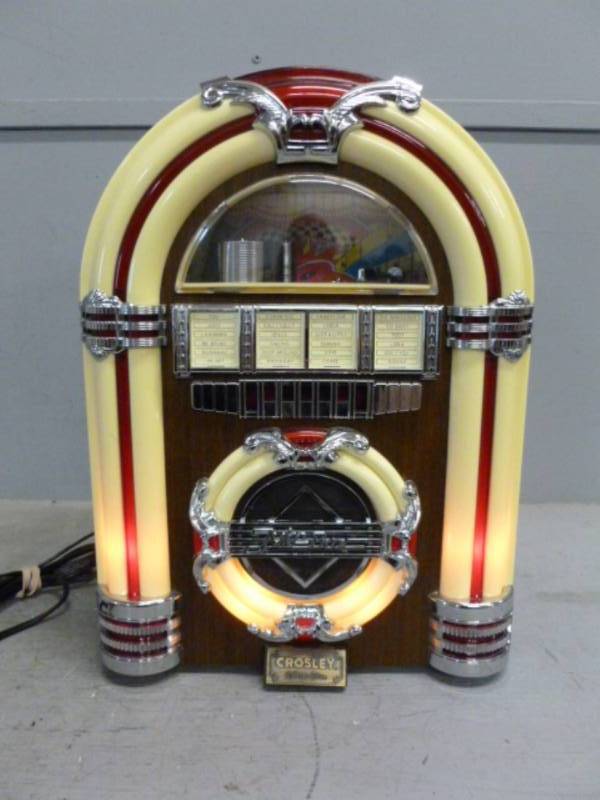 lot 152 image: Collector Radio