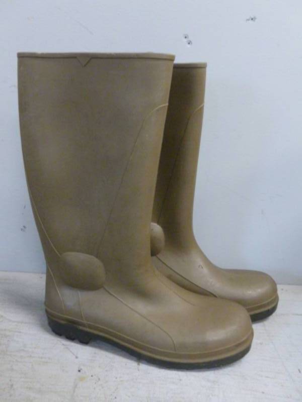 lot 159 image: Chore Boots