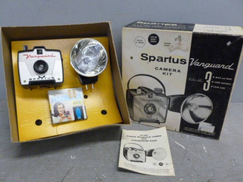 lot 162 image: Vintage Camera