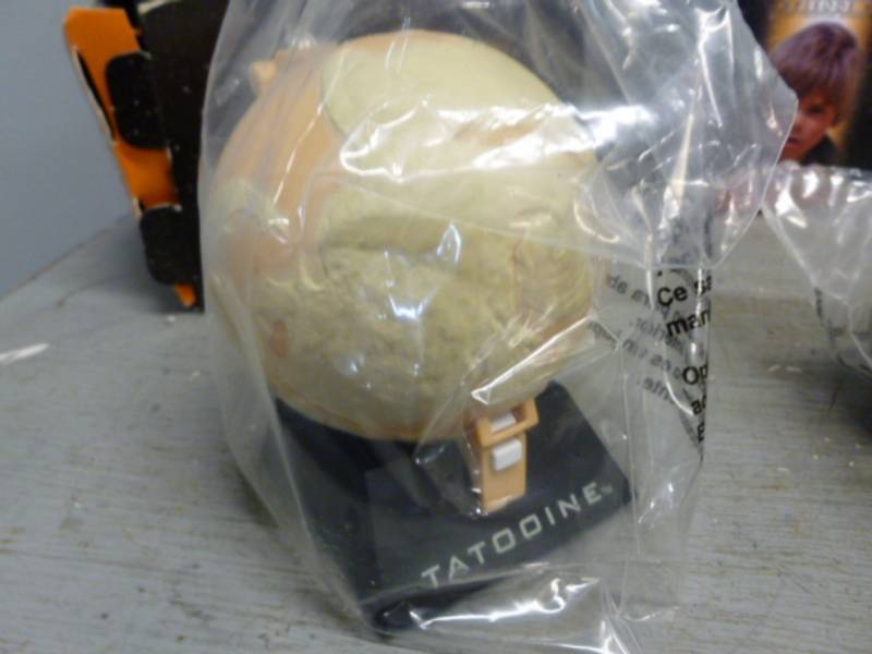 lot 163 image: Star Wars Collectibles