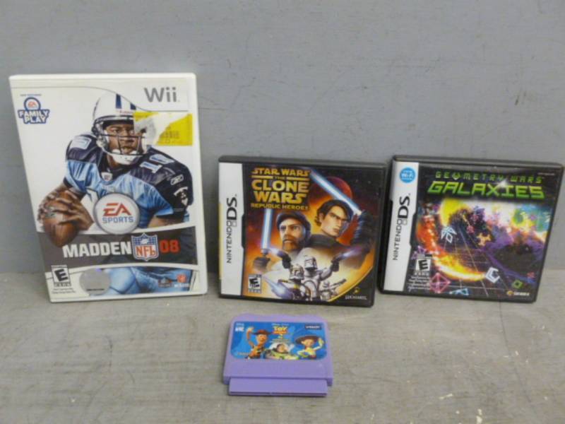 lot 172 image: Nintendo DS Games