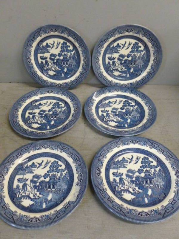 lot 174 image: England Dinner Plates