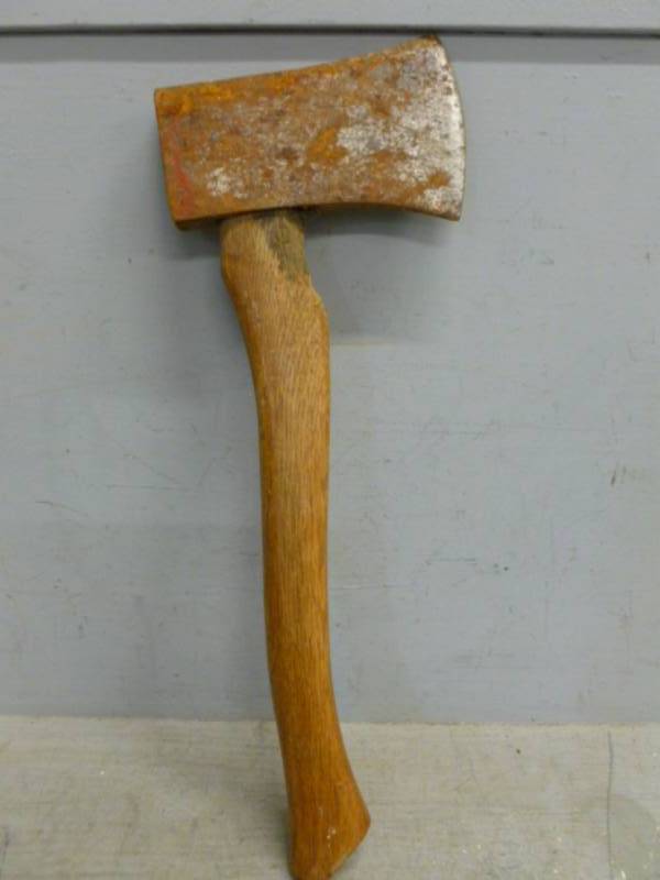 lot 190 image: Camp Ax