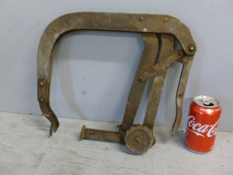 lot 205 image: Antique Clamp