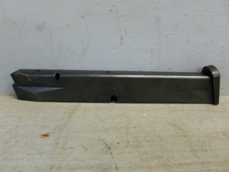 lot 252 image: Gun Clip