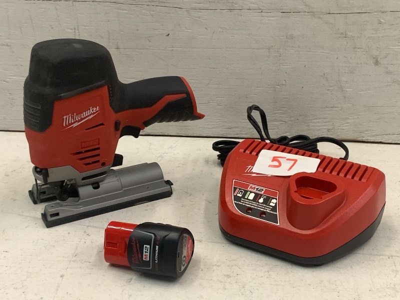 lot 57 image: Milwaukee M12 Jig Saw Kit, Saw Ligh...