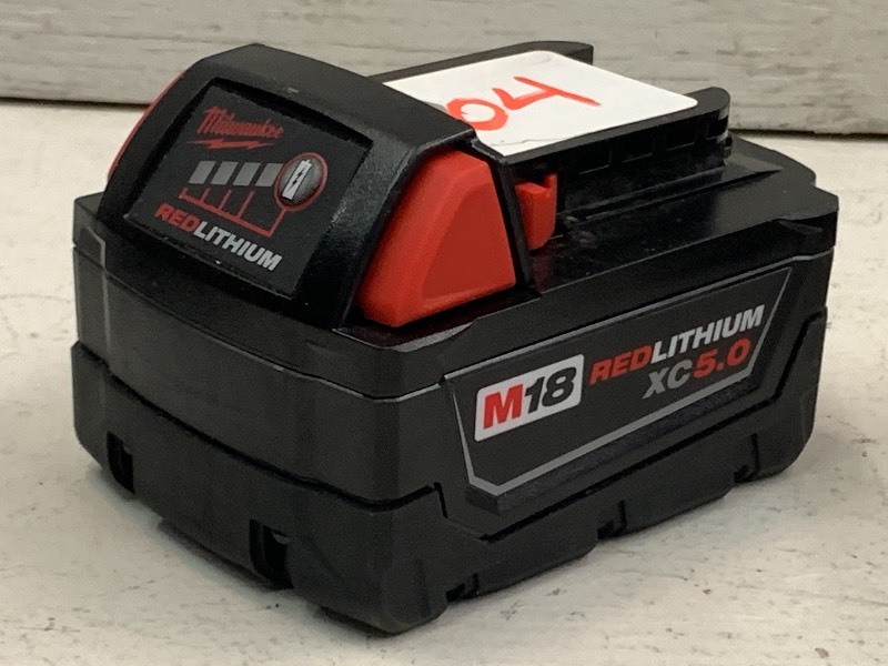 lot 104 image: Milwaukee M18 REDLITHIUM-XC  Extend...