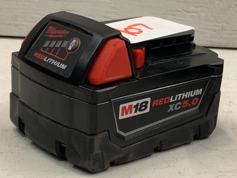 lot 107 image: Milwaukee M18 REDLITHIUM-XC  Extend...