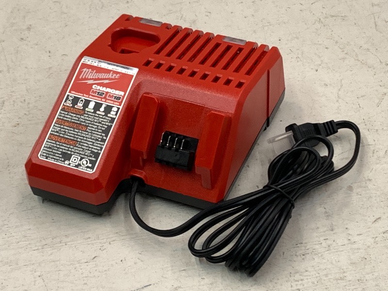 lot 117 image: Milwaukee M18   M12  Multi-Voltage...