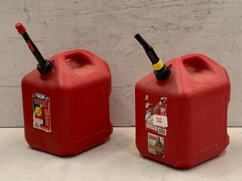 lot 122 image: (2) 5-Gallon Gas Cans ...